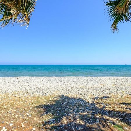 Oceanview Apartment Larnaca Buitenkant foto